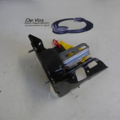 Peugeot 2008  Gearbox mount 2015 9807450980 20CR14