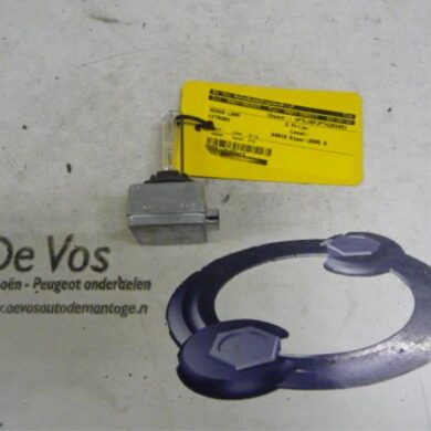 Citroen C4 2.0 16V Xenon Lamp 2005 621696