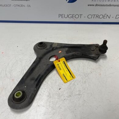 Citroen C4 Cactus 1.2 PureTech 110 12V Front wishbone, right 2021 3521S9-9845235480
