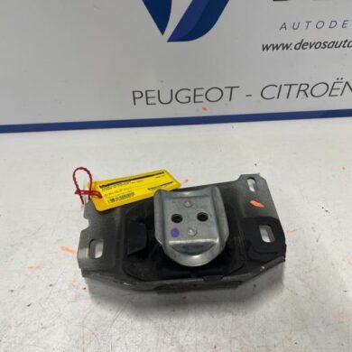 Citroen C5 Aircross  Gearbox mount 2022 9813699680