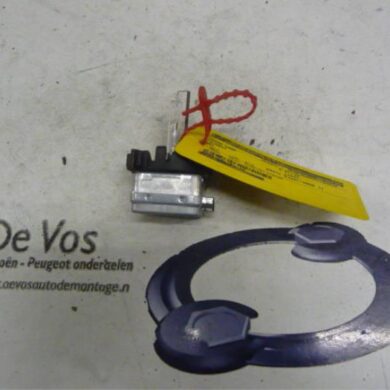 Peugeot 407 2.0 HDiF 16V Xenon bulb 2008 621696