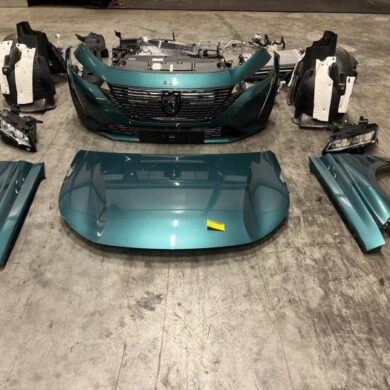 Peugeot 308 1.2 PureTech Hybrid 136 Voorkop compleet 2022