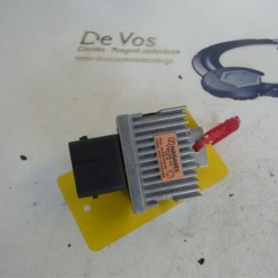 Peugeot 508  Glow plug relay 2011 598144