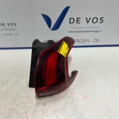 Peugeot 2008 1.6 Blue HDi 100 Achterlicht rechts 2017 9814745980-982630380