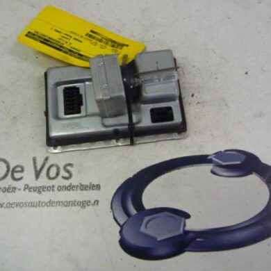 Peugeot 807 2.2 HDiF 16V Xenon bulb 2003 621696