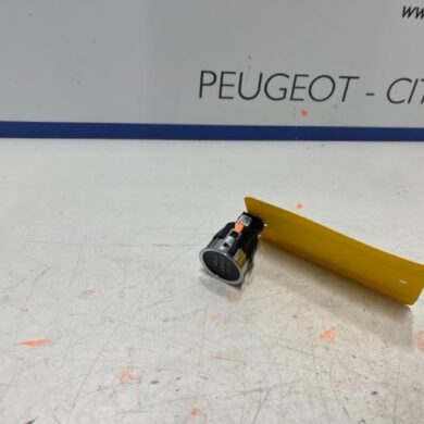Peugeot 5008  Ignition switch 2022 9827205180