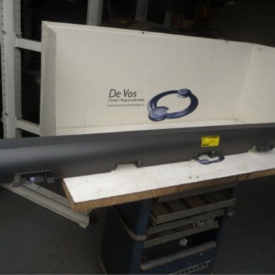 Peugeot 207  Side skirt, right 2010 7010V8