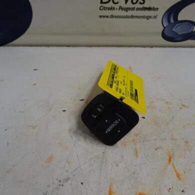 Peugeot 108  Spiegel Schakelaar 2016 B000796680