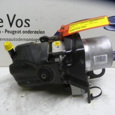 Peugeot 607 2.0 HDiF 16V Power steering pump RHR 2005 4007HP