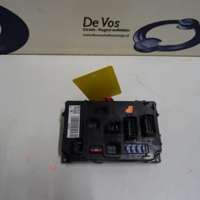 Peugeot 407 2.2 16V Fuse box 2006 6580S9-6580XF