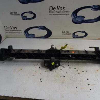 Peugeot Partner  Lock plate 2011 7416J3