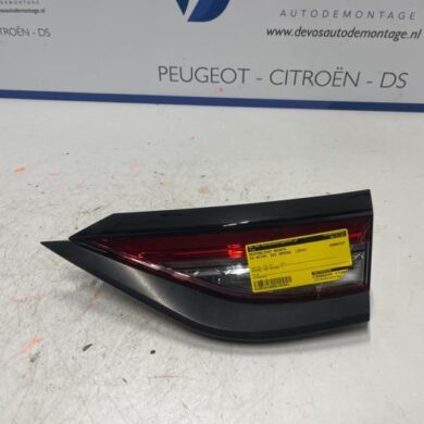 DS Automobiles DS3 Crossback 1.2 12V PureTech 155 Achterlicht rechts 2018 9827059780