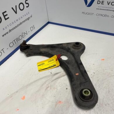 Citroen C3 1.2 Vti 12V PureTech Front wishbone, left 2018 9670772080