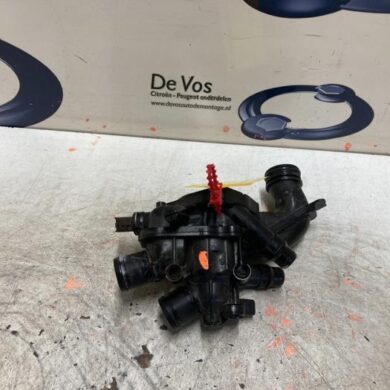 Peugeot 3008  Thermostatgehäuse 5GF 2019 9808647180