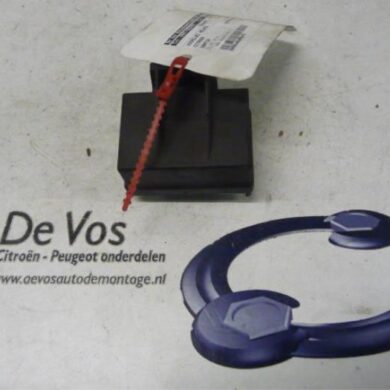 Citroen Xantia  Glow plug relay 1997 598143