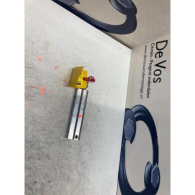 Peugeot 206 2.0 16V Convertible roof gas strut 2001 8446G5