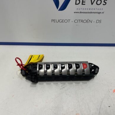 Peugeot 3008 1.2 12V PureTech Hybrid 48V Switch 2022 98249154DX