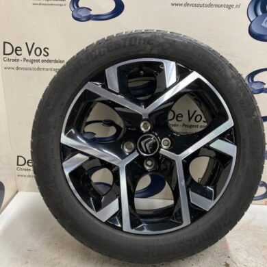 Citroen C3 Aircross 1.2 e-THP PureTech 130 Wheel + tyre 2022 YQ00936780