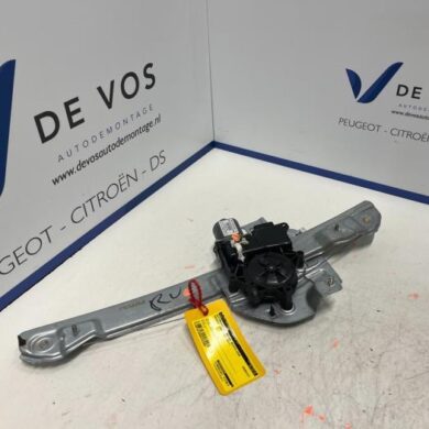 Peugeot 2008 1.6 Blue HDi 100 Ruitmechaniek 4Deurs rechts-voor 2017 9806088080-9816402080