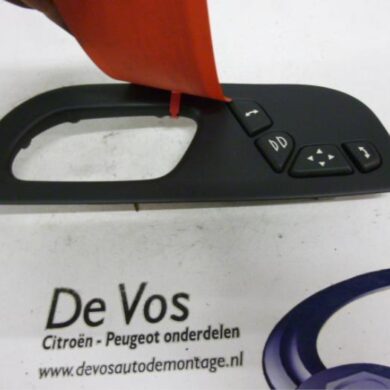 Citroen C6 2.2 HdiF 16V Electric seat switch 2006