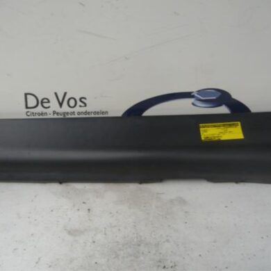 Citroen C5 2.0 16V Side skirt, left 2002 7009C9