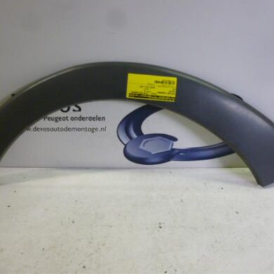Peugeot 207  Flared wheel arch 2007 8547Y3
