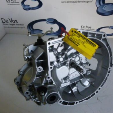 Peugeot 2008 1.2 Vti 12V PureTech 82 Versnellingsbak HM01-HMZHM01 2013 9803846180 20CR02