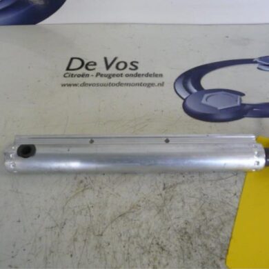 Peugeot 308 2.0 HDiF 16V GT Autom. Convertible roof gas strut 2012 8446J8