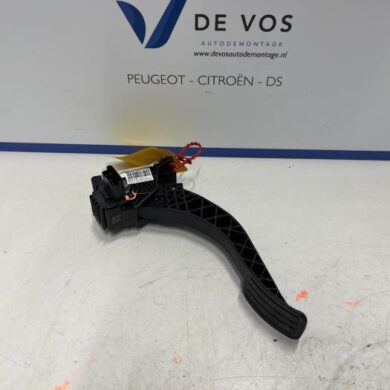 Peugeot 308 1.2 PureTech Hybrid 136 Accelerator pedal 2022 9845116580