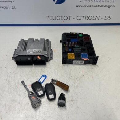 Opel Grandland X 1.6 Turbo 16V Hybrid Engine management computer 5G06 2023 9851153380