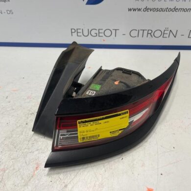 DS Automobiles DS3 Crossback 1.2 12V PureTech 155 Achterlicht rechts 2018 9827059380