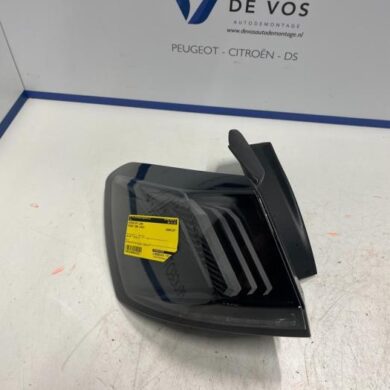 Peugeot 3008 1.2 12V PureTech Hybrid 48V Achterlicht links 2022 9836231280