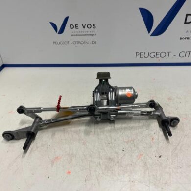 Peugeot 5008  Front wiper motor 2022 9810989580