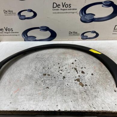 DS Automobiles DS3 Crossback 1.2 12V PureTech 130 Wheel arch strip 2019 98208021XT