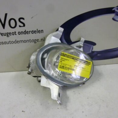 Peugeot 206 1.4 XR,XS,XT,Gentry Spotlight, right 1999 6205T1