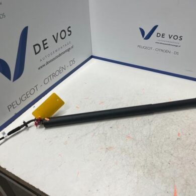 Peugeot 5008  Rear gas strut, right 2021 9830770480