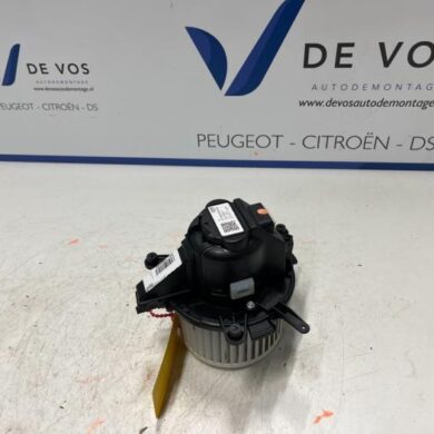 Peugeot 3008 1.2 12V PureTech Hybrid 48V Kachel Ventilatiemotor 2022 9821292180