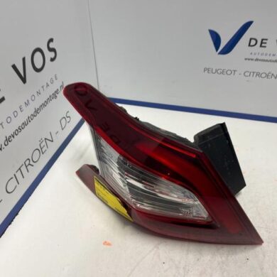 Peugeot 308 1.2 12V VTi PureTech 82 Taillight, left 2014 9677817680