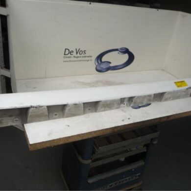 Peugeot 106 1.4 XN,XR,XS,XT Side skirt, left 2000 7010A4