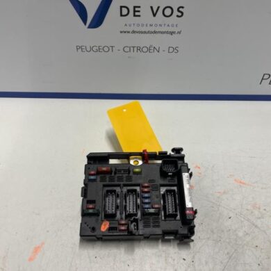 Peugeot 206 1.4 XR,XS,XT,Gentry Fuse box 2005 6500Y1-9657608880