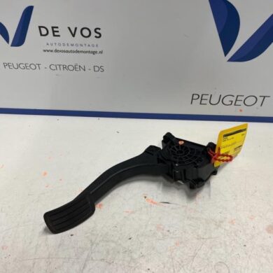 Peugeot 308 1.2 12V e-THP PureTech 110 Accelerator pedal 2018 9674829180