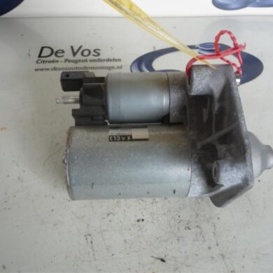 Peugeot 208 1.0 Vti 12V PureTech Startmotor ZMZ-ZMZZM01 2013 9688477380