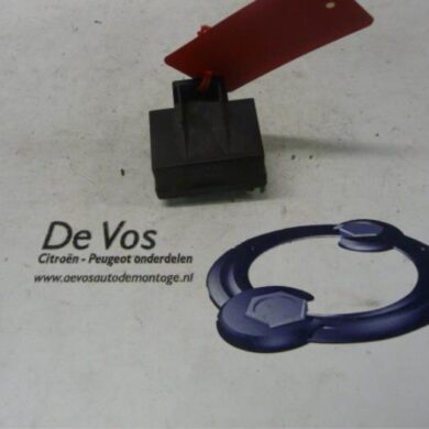 Citroen Xantia  Glow plug relay 1999 598143