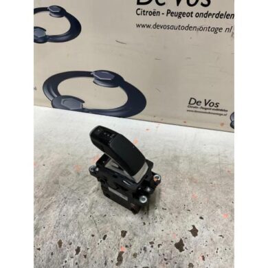 Peugeot 3008 1.6 16V HYbrid 225 Gear stick 2019 1631888180