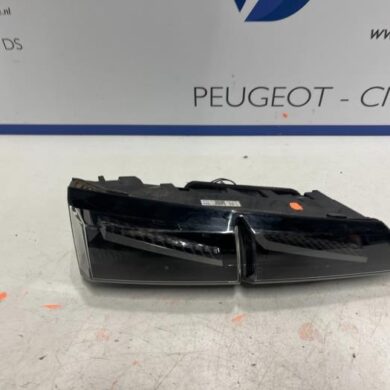 Peugeot 308 1.5 Blue HDi 130 16V Achterlicht links 2021 9835300480