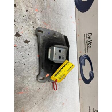 Opel Grandland X  Gearbox mount 2021 9673768480 20GE63