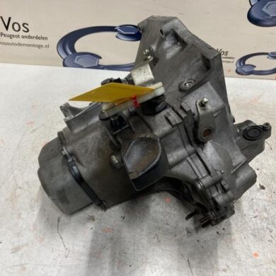 Peugeot 208 1.0 Vti 12V PureTech Versnellingsbak ZMZ 2014 1608887480-1607149280-96780762809-803846180 20CR14