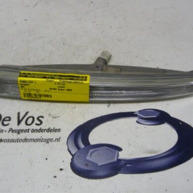 Peugeot 807 2.2 HDiF 16V Stadslicht links 2003