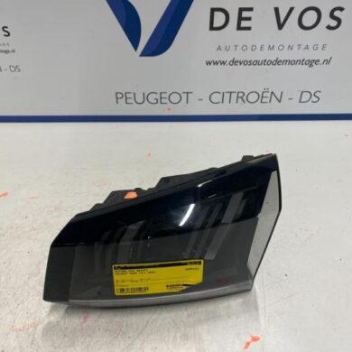 Peugeot 5008  Achterlicht rechts 2022 9836231780