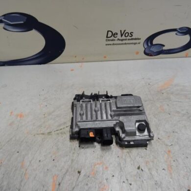 Peugeot 208  Start/Stop computer HNZHN01 2017 9819596180